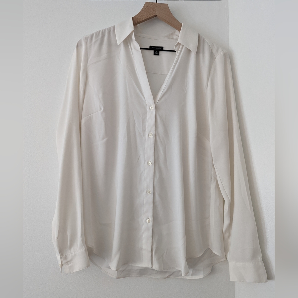 Ann Taylor White Button Up Long Sleeve Shirt